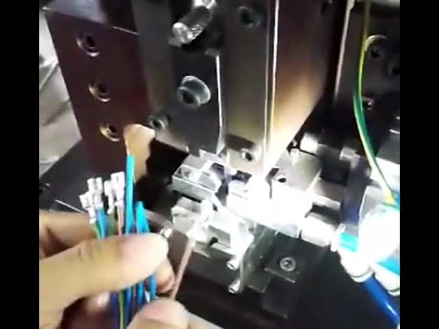 Effektiv flatkabelstripping & terminaltaping for øretelefonkabler - Elektronisk maskin
