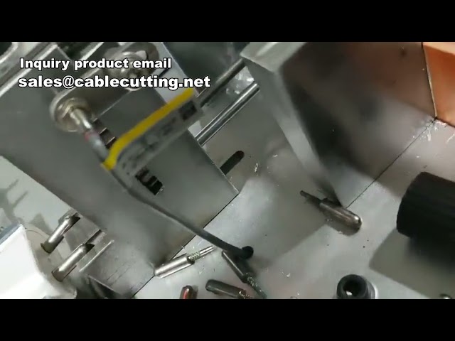 Maskin for produksjon av mobiltelefonladere, maskin for montering av laderpinner, maskin for innsetting av laderpinner